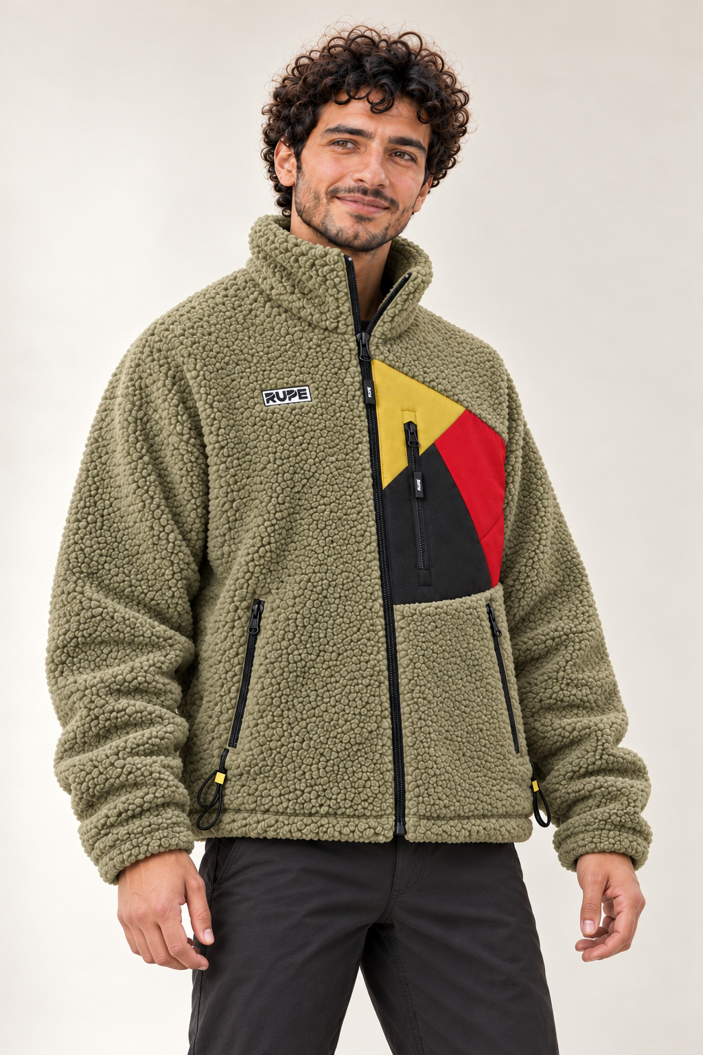 Giacca in pile YETI 2.0 Greenwich indossata da uomo - tre quarti - Rupe Clothing
