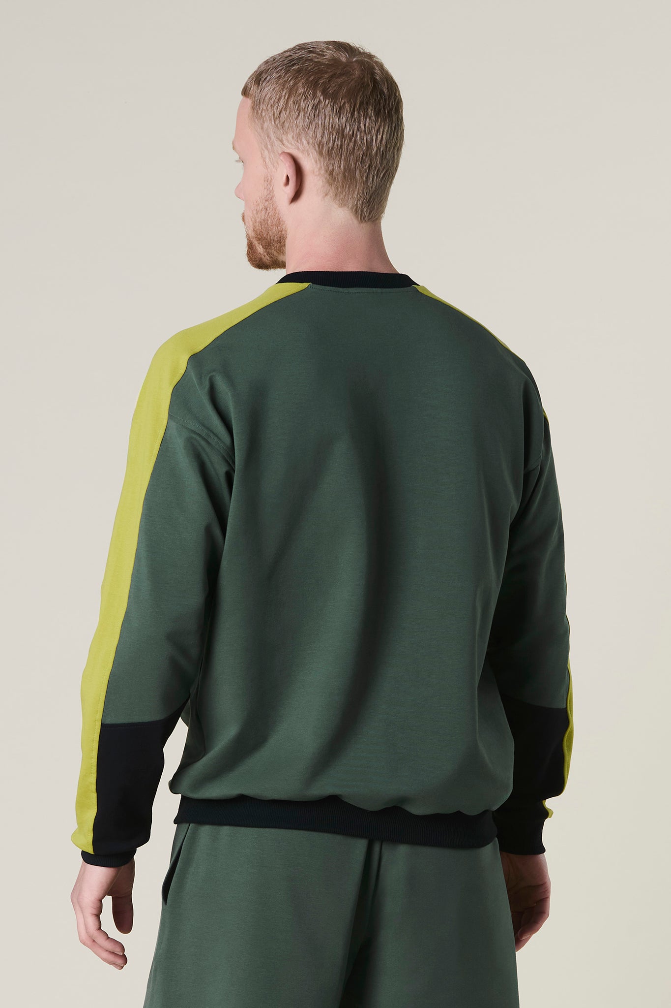 Lightweight men's sweatshirt. Three colours