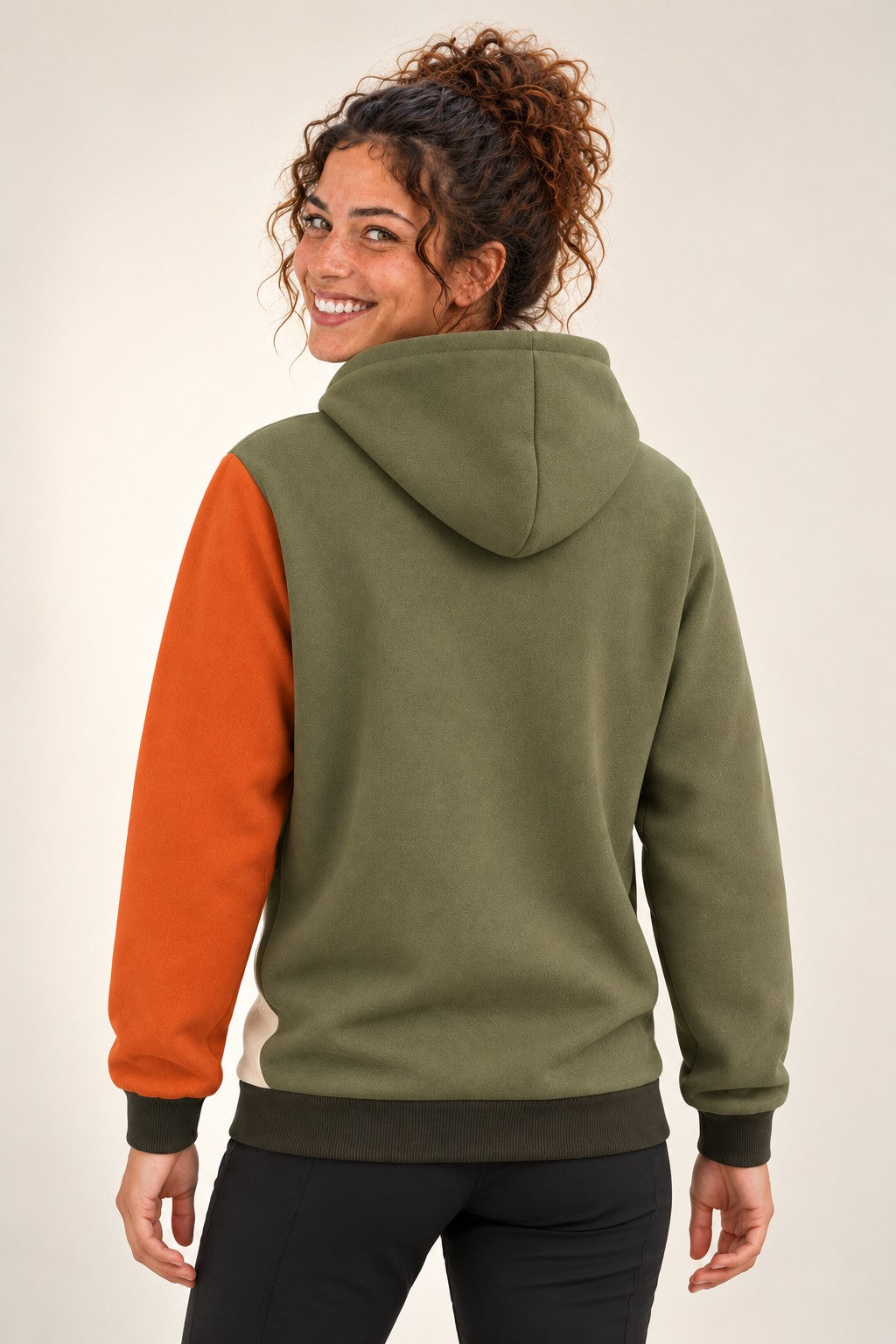Felpa con cappuccio BLOCK Zenit a 4 colori indossata da donna - retro - Rupe Clothing