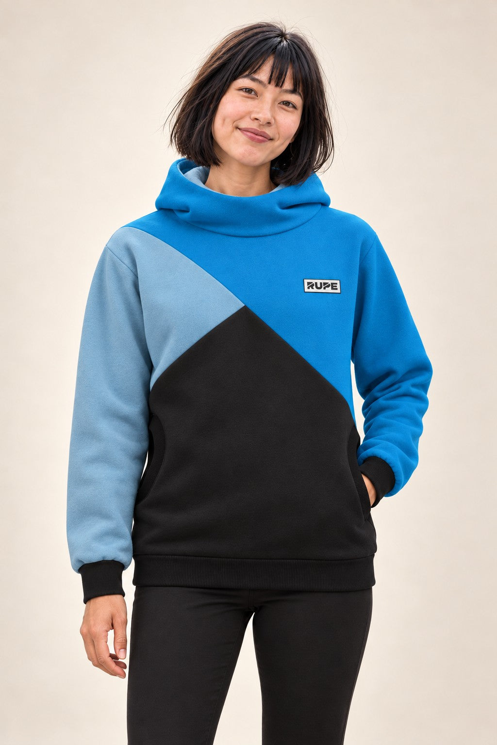 Felpa con cappuccio tre colori Abiss indossata da donna - fronte - Rupe Clothing
