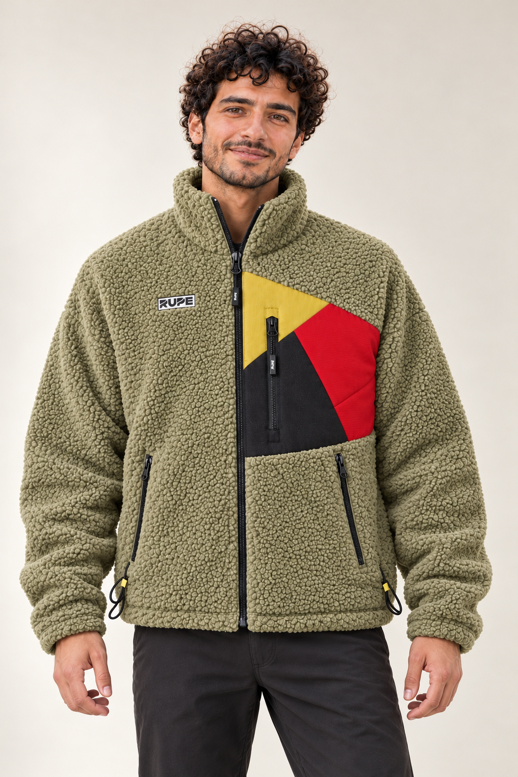 Giacca in pile YETI 2.0 Greenwich indossata da uomo - fronte - Rupe Clothing